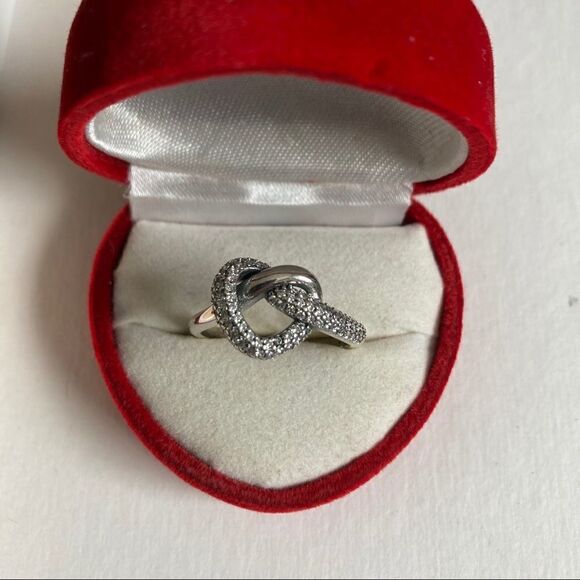 STERLING Silver Knotted Heart Ring Size 7 - Picture 2 of 12